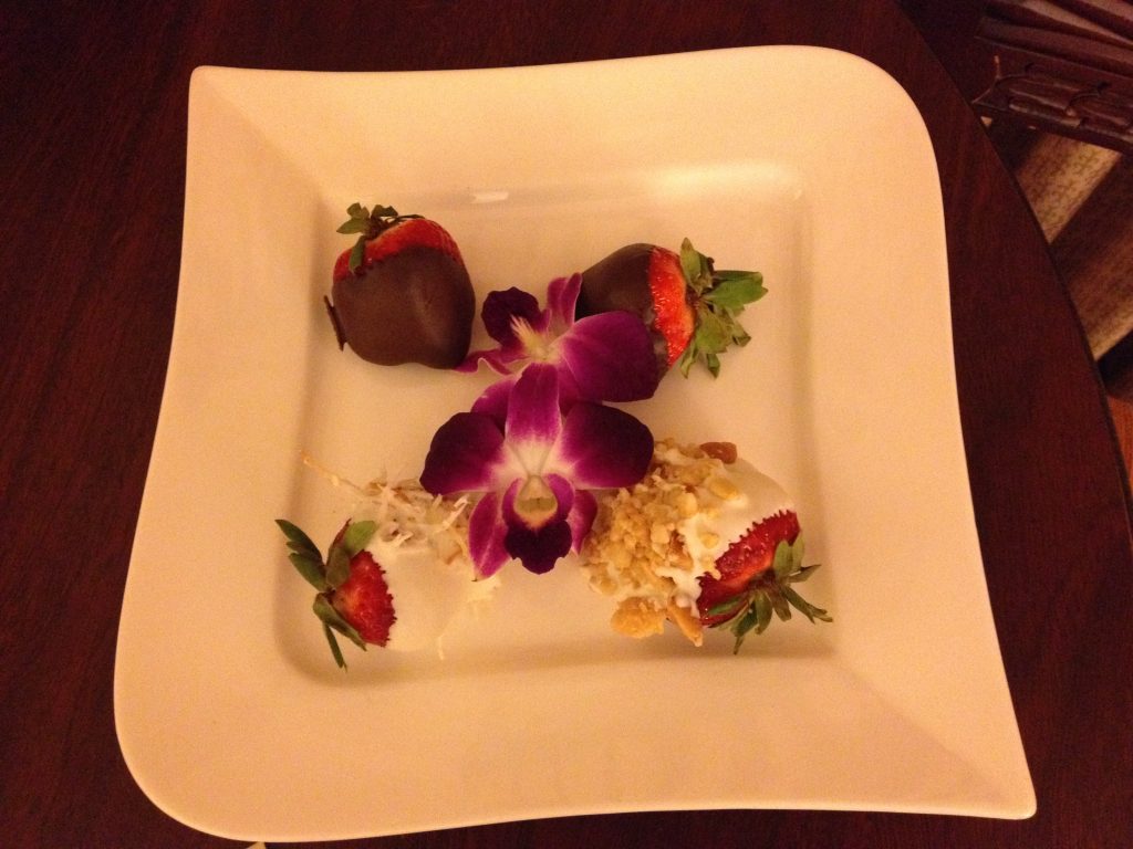 Dipped Strawberries Loews Royal Pacific Resort #universalorlando #lowesroyalpacificresort #florida #orlando